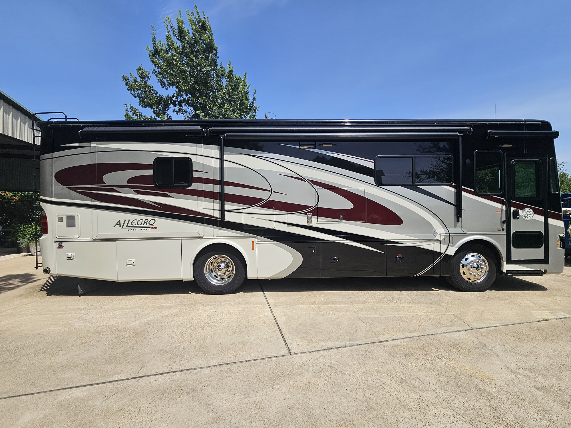 Motorhome after passenger side